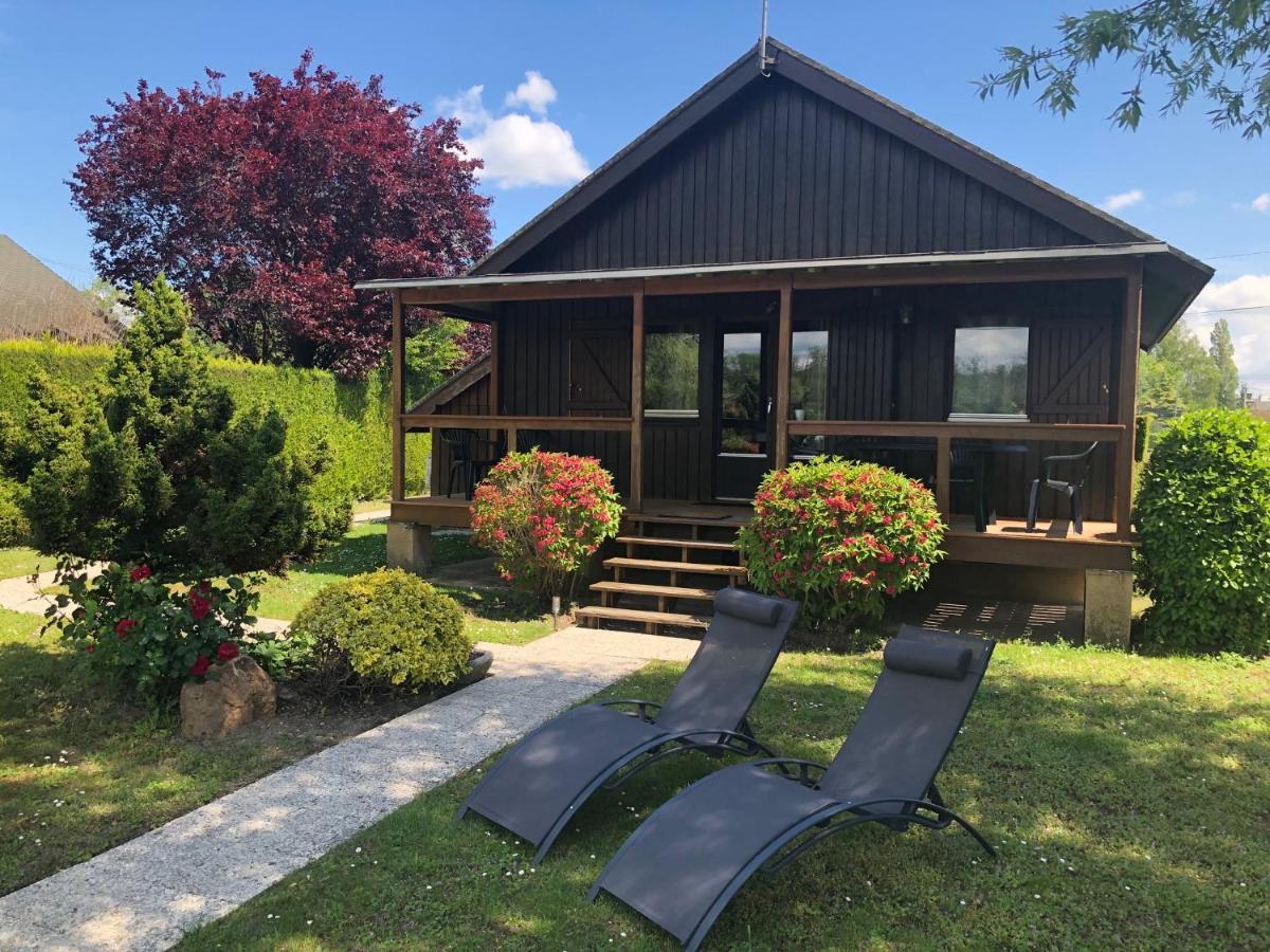 Le Chalet Du Lac - Domaine De La Goujonne Saint-Sauveur-les-Bray Exterior photo
